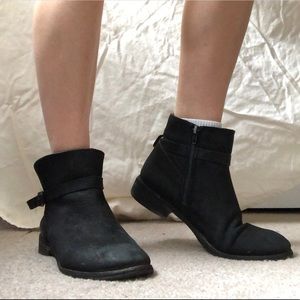 BDG black booties